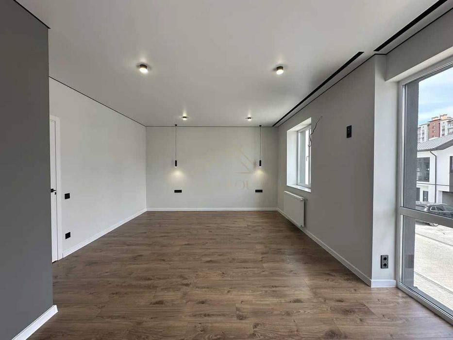 Продаж таунхауса з РЕМОНТОМ в гарній локації біля ЖК Калинова Слобода