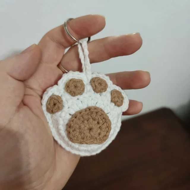Chaveiro Patinha de Cachorro Crochê