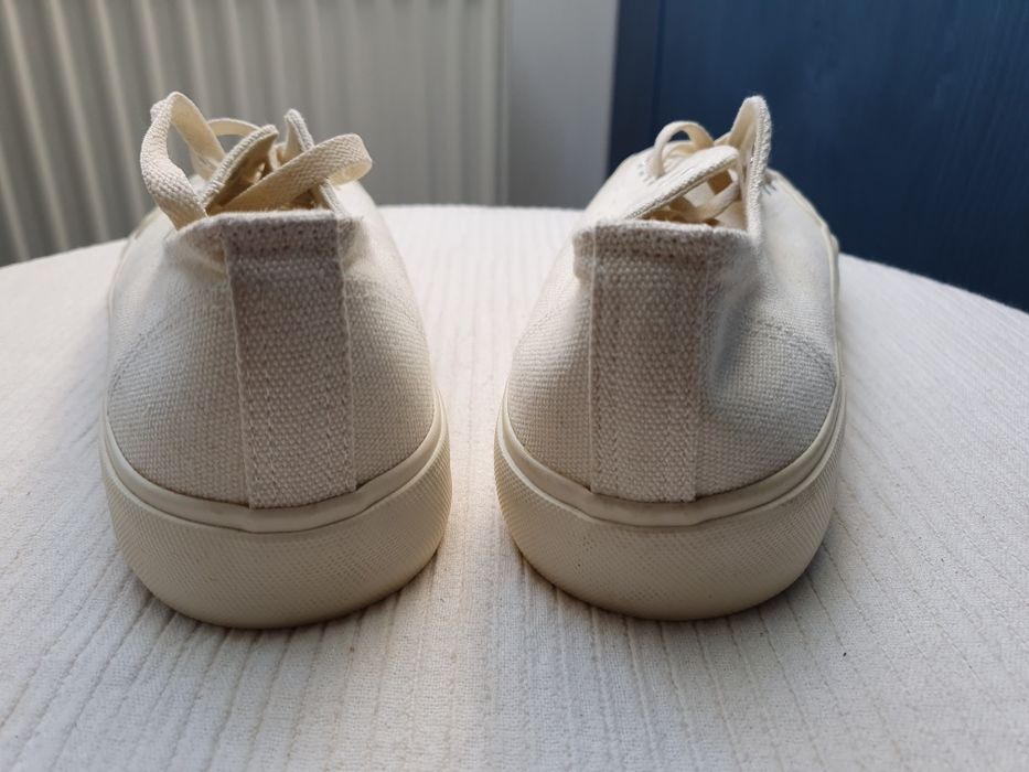 The Stronghold SS 22 White Canvas trainers roz. 10/ 44