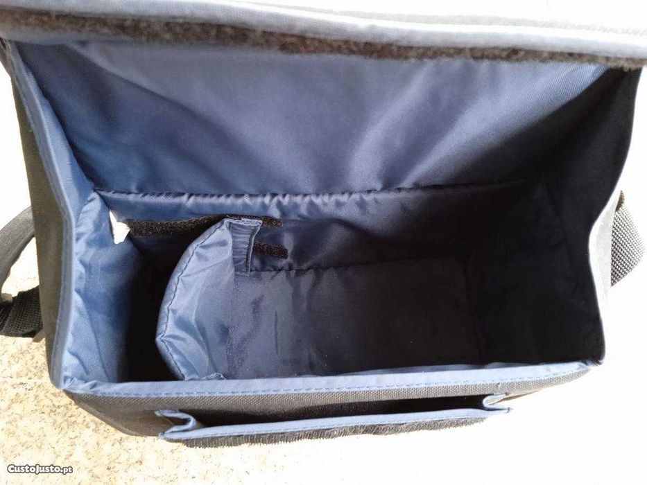 Sony camera transport case and two video cassettes64550932580739122