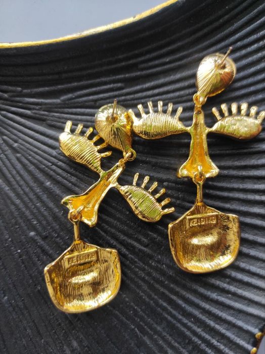 Ефектні сережки підвіски із обличчям губи ніс стиль Скіапареллі