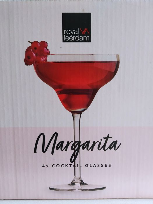 Бокалы для коктейлей ,напитков .