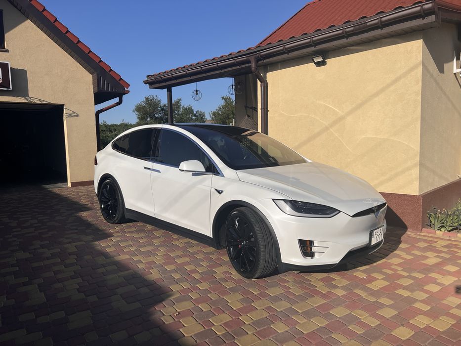 Tesla model X p100d