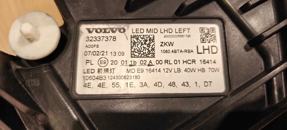 Reflektor Volvo XC60 2021 lewy lampa