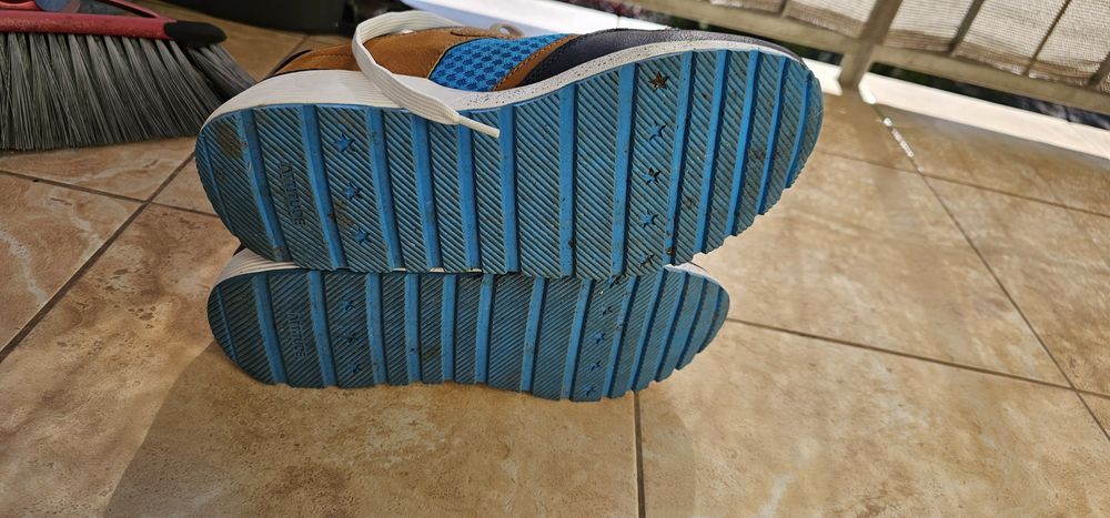 Buty Attitude Jak nowe męskie rozmiar 41 wkładka 26cm