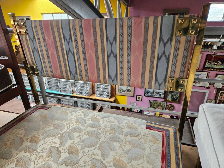 Excelente cama - Marca Molaflex - Com colchão recente - óptimo estado geral