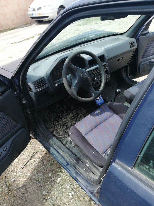 Para peças Peugeot 106 boa mecânica 1.5diesel muitas peças disponíveis