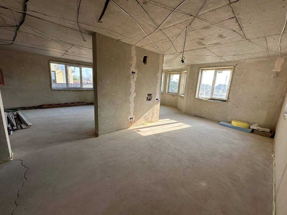 Приватний будинок в приміському селі Чукалівка_M