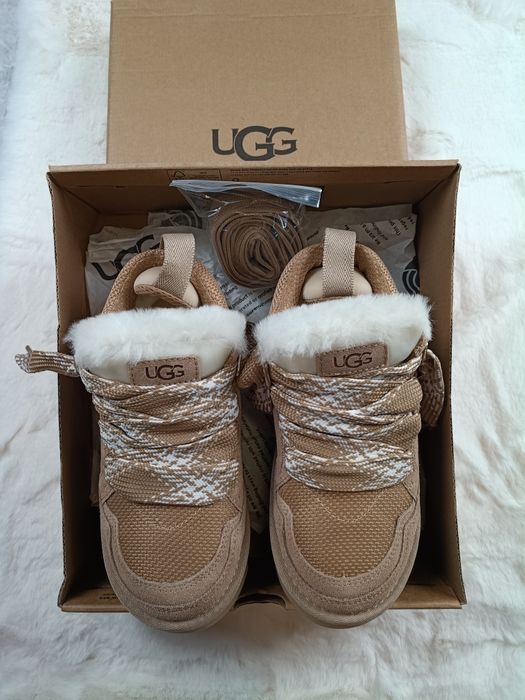 Nowe UGG 37-40  w kartonie z dodatkowymi sznurówkami