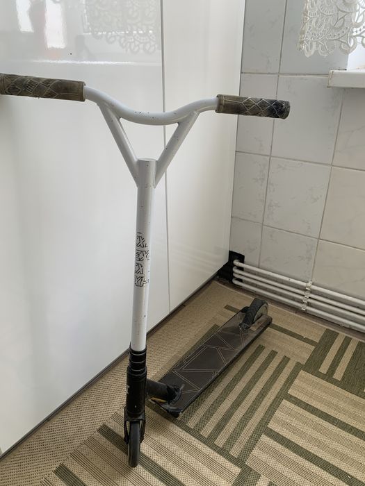 Трюковий самокат