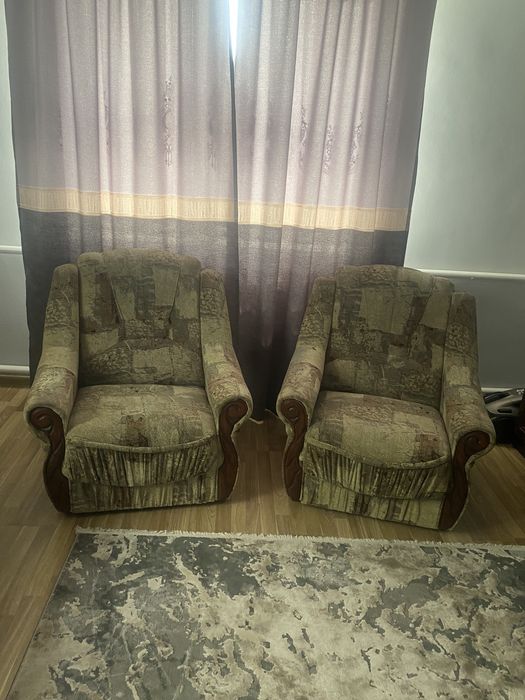 Диван і два крісла