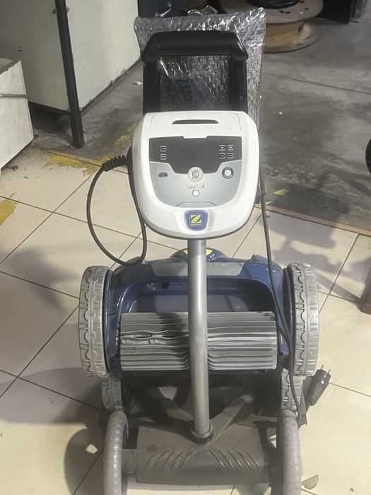 Robo piscina Zodiac, sem cabo flutuador e a placa avariada, robo 100% funcional