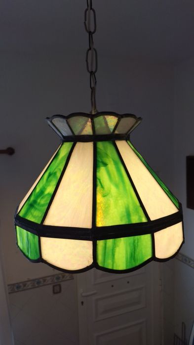 Candeeiro Vintage em Vitral Artesanal Estilo Tiffany – Verde e Branco