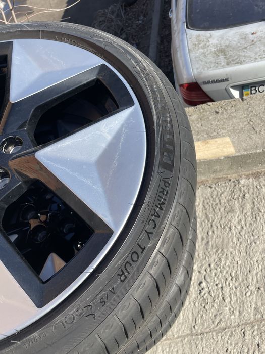 Диски з резиною 245/40 R20 Polestar 2