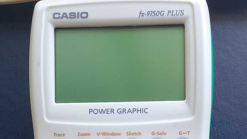 Calculadora Gráfica CASIO fx-9750G PLUS - Exame 12º - Como Nova  Descrição: