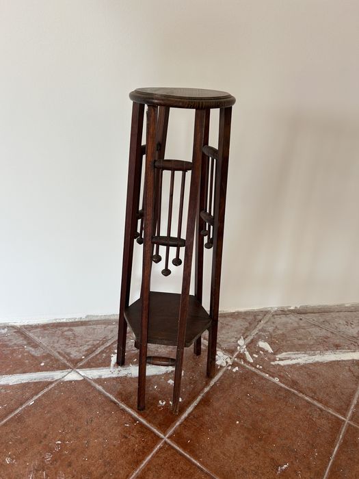 Coluna floreira/ Pedestal Rústico em Madeira para Plantas ou Decoração
