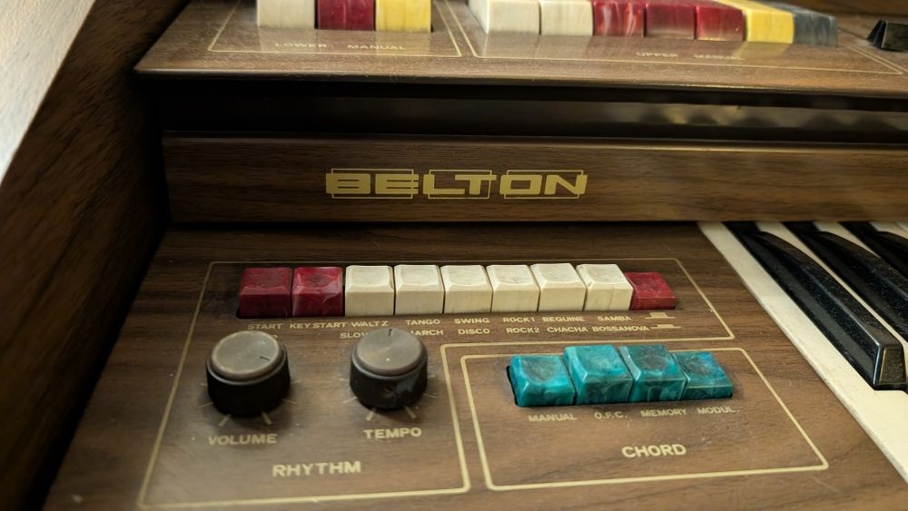 Orgão 2 teclados BELTON