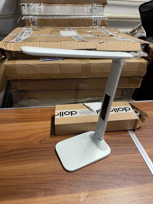 Lampka led na biurko z zegarem i termometrem