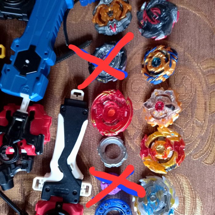 Бейблейд.Продаётся одним лотом.