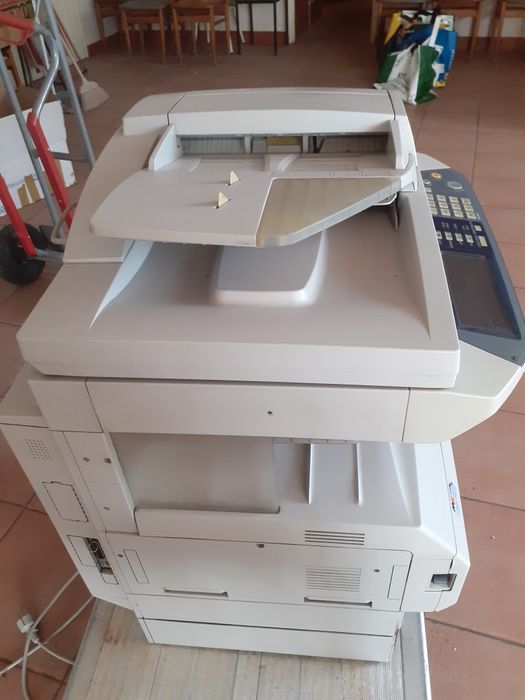 Vendo impressora a funcionar