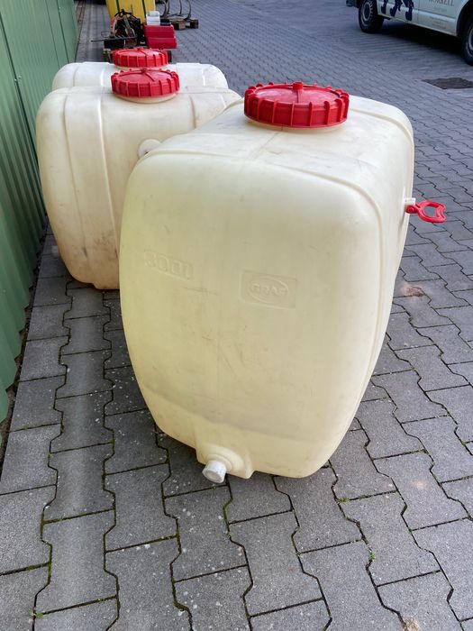 Lote de bidões usados