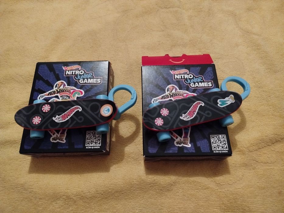 2 Skateboards Hot Wheels