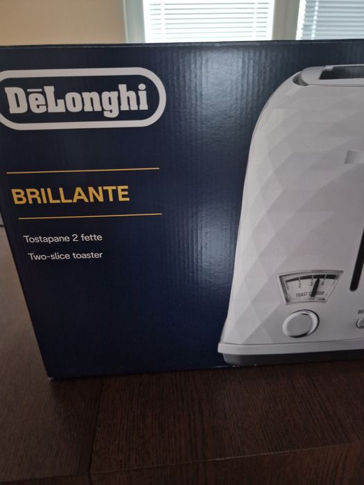 Toster Delonghi Brillante biały