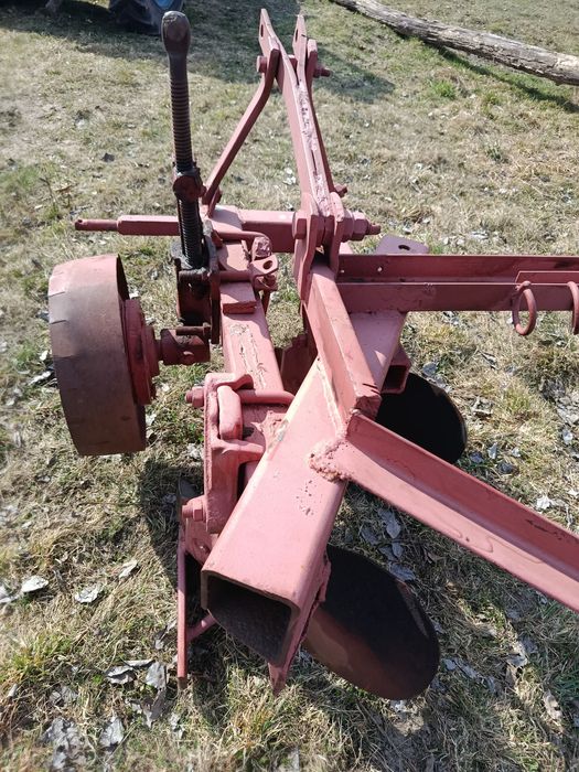 Продам плуг і культиватор до китайця або до т25