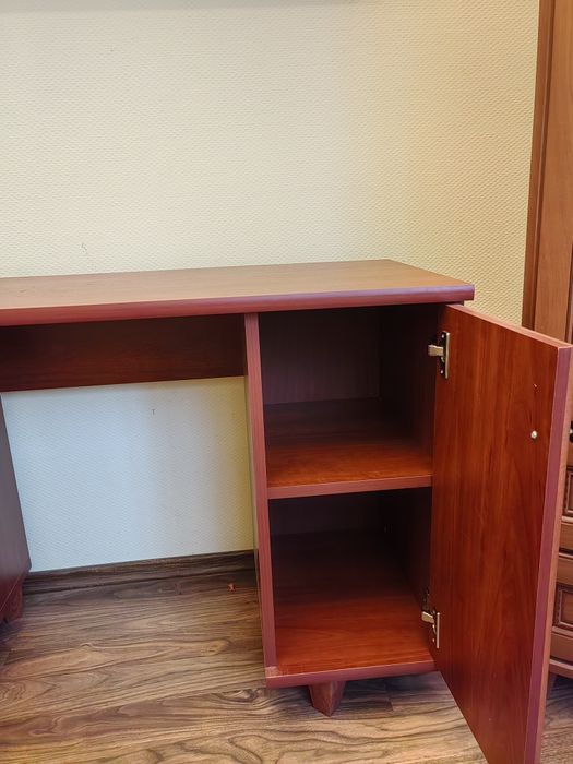 Продам стол письменный