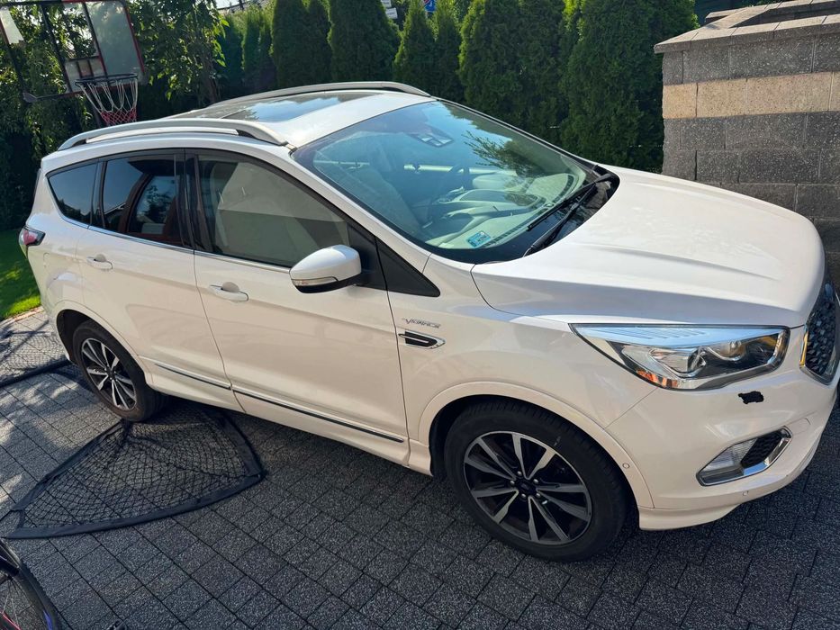 Ford Kuga Ford Kuga Vignale 1.5 TDCi manual z 2018 roku