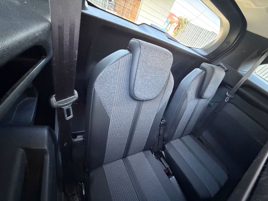 PEUGEOT 5008 1.2 PURETECH 130 CV – 2021 – 7 LUGARES – IVA DEDUTÍVEL