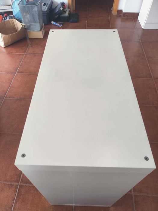 Estante IKEA branca