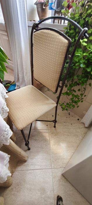 Conjunto mesa redonda + 4 cadeiras estilo medieval / ferro trabalhado