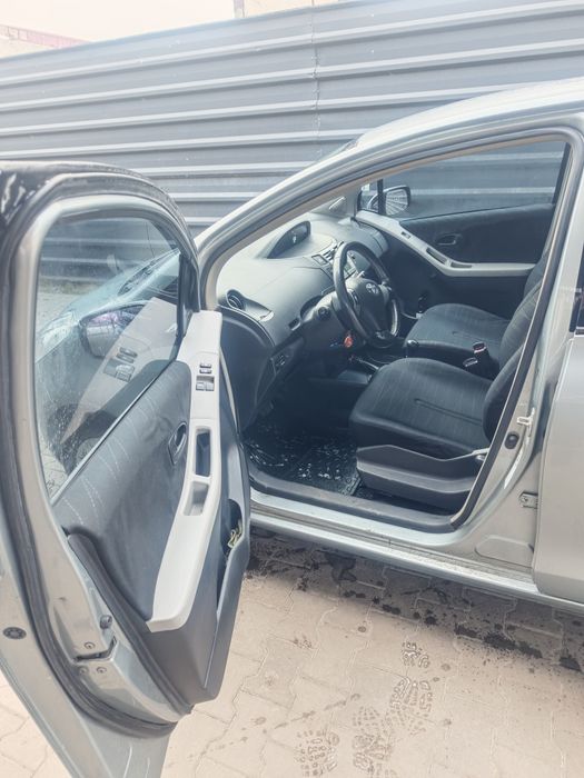 Продам Toyota Yaris 2007