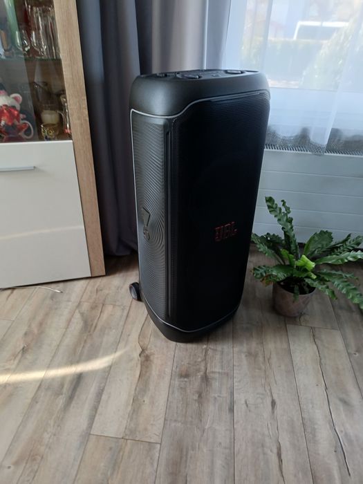 Party box JBL ultimate 1000 1100  jak nowy gwarancja