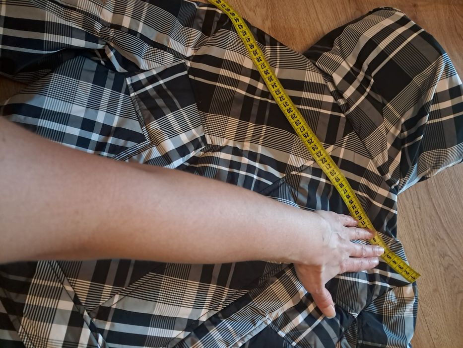 Куртка фірмова розмір s m