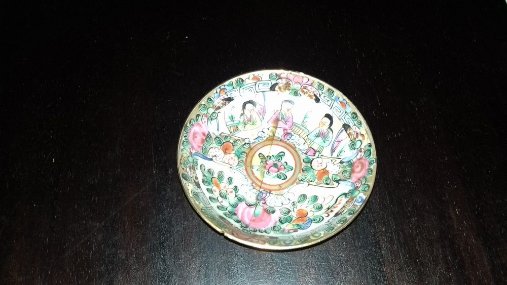 Taça pequena antiga fabricada em Macau