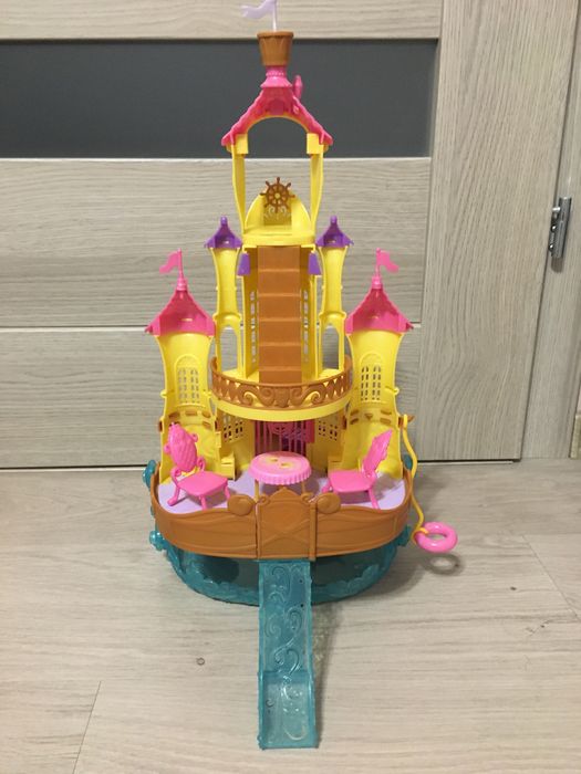 Zamek księżniczki Zosi wodne królestwo meble Sofia Disney