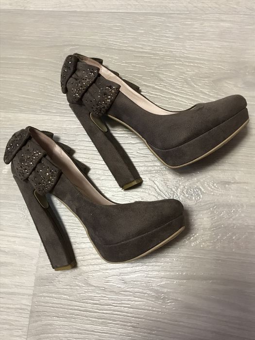 Жіноче взуття Лофери Туфлі