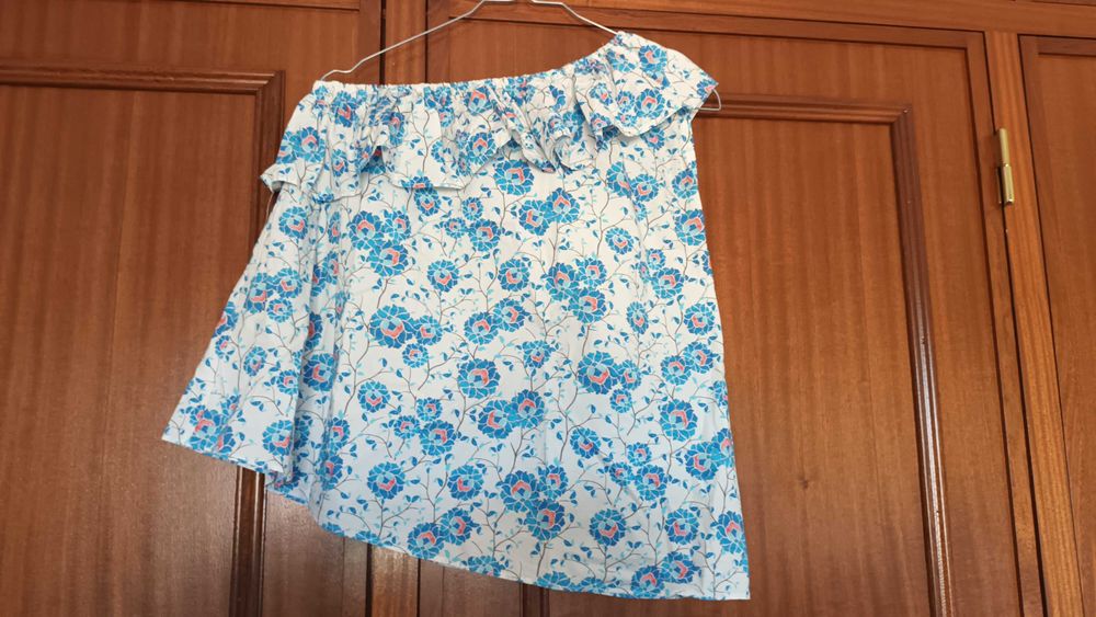 Blusa assimétrica da Mango