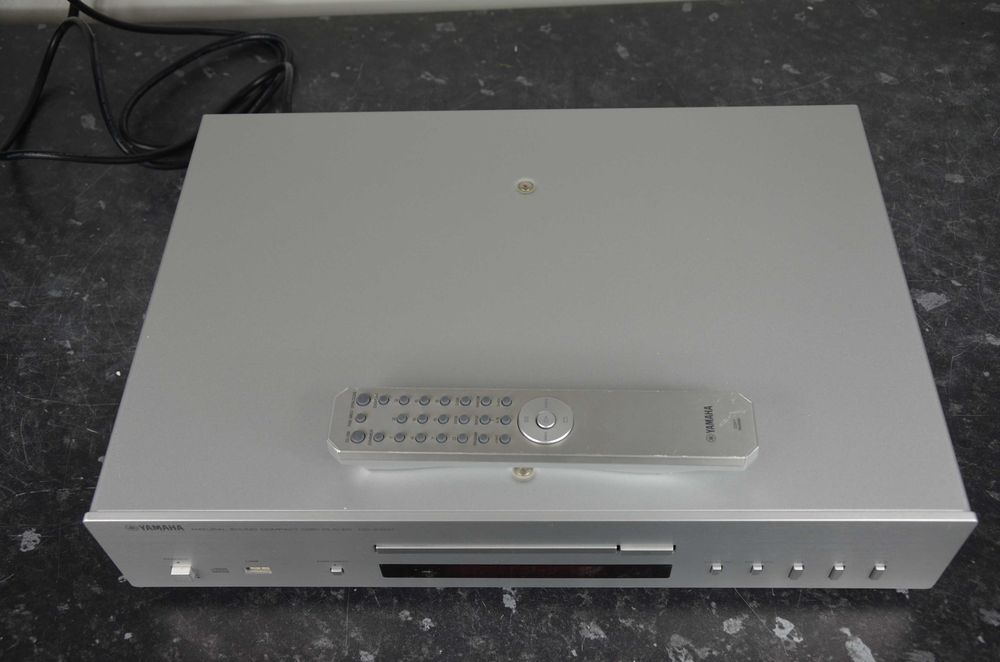 Yamaha CD-S700 Silver Pilot okazja