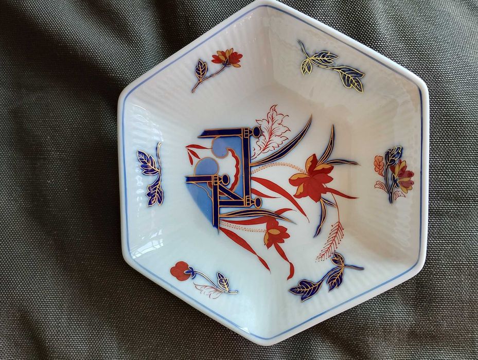 Vista Alegre Hexagonal Box445082559704606720