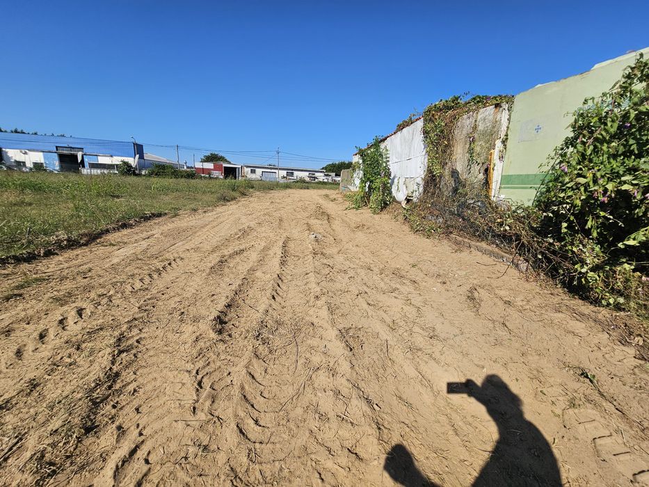 Terreno junto ao aeroporto do Porto