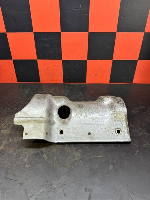 Blindagem inferior do motor NISSAN NP300 Navara Pick Up (D40)