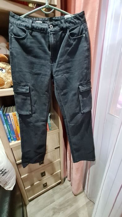 Продам джинсы на девочку в идеальном состоянии.