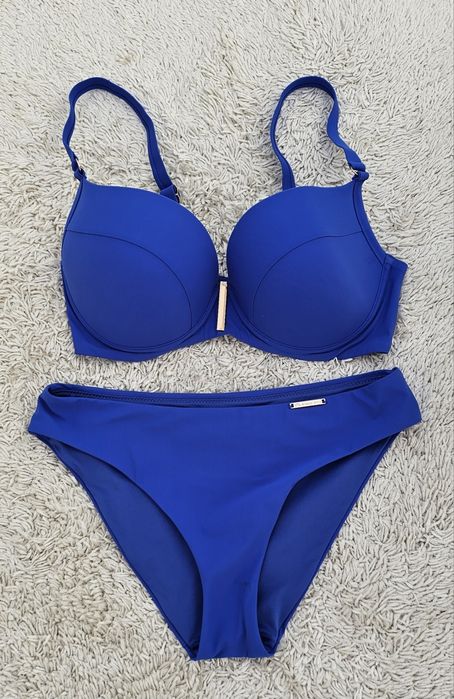 Продам купальник  Anabel Arto верх 70D, низ S.