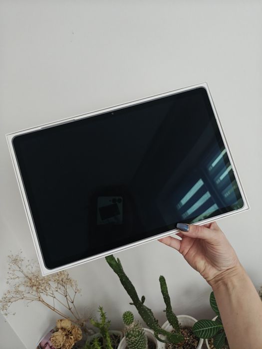 samsung galaxy tab s10+ 5G     12 /256