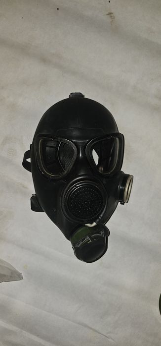 Противогаз з балоном