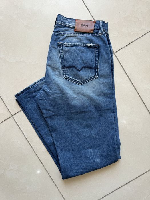 Джинсы Hugo Boss