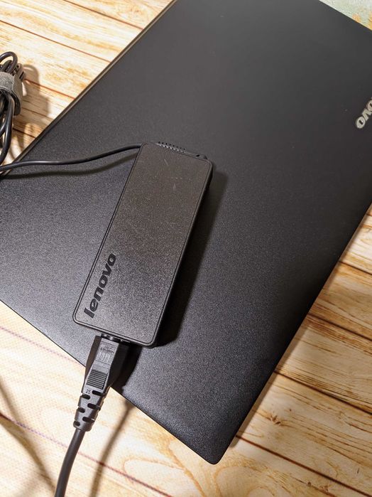 Ноутбук Lenovo IdeaPad 15.6" з новим SSD | Intel 1005M | 4GB ОЗУ